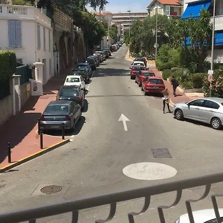 Lisa V Cannes